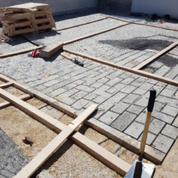 Terrasse bois avec coin bricolage : Espace dédié aux activités de bricolage en plein air Briancon