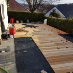 Terrasse bois avec coin repas : Aménagement pratique pour les repas en extérieur Les Sables-d'Olonne